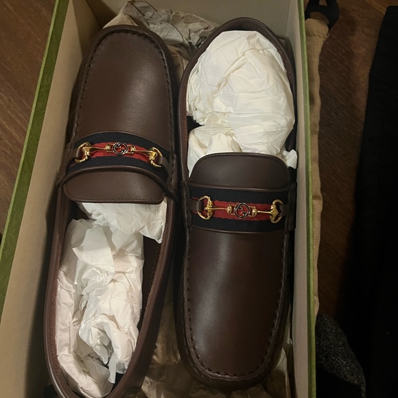 Gucci Horsebit-detail leather loafers. Never worn like new